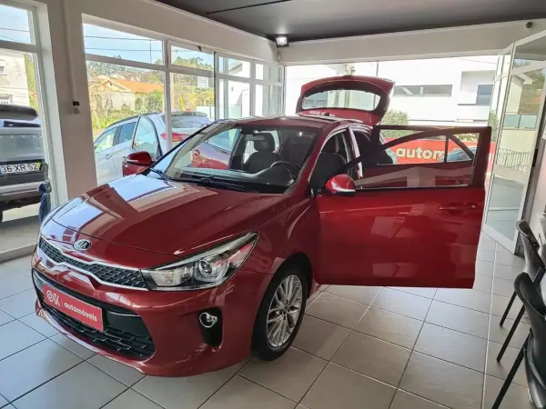Kia Rio 2019 - 12500 EUR, 66000 km - AUTO.MOTO.pt - 66000km - foto 18 de 36