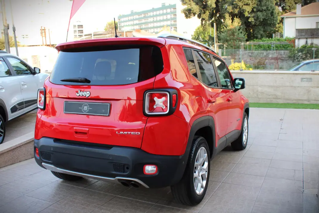 Jeep Renegade 2018 - 14990 EUR, 116000 km - AUTO.MOTO.pt - 116000km - foto 6 de 36