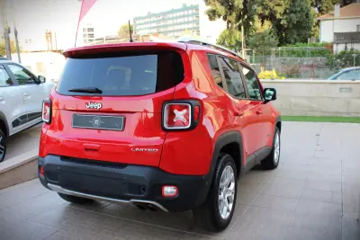 Jeep Renegade 2018 - 14990 EUR, 116000 km - AUTO.MOTO.pt - 116000km - foto 6 de 36