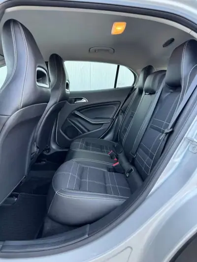 Mercedes-Benz GLA 180 2016 - 19950 EUR, 80000 km - AUTO.MOTO.pt - 80000km - foto 12 de 26