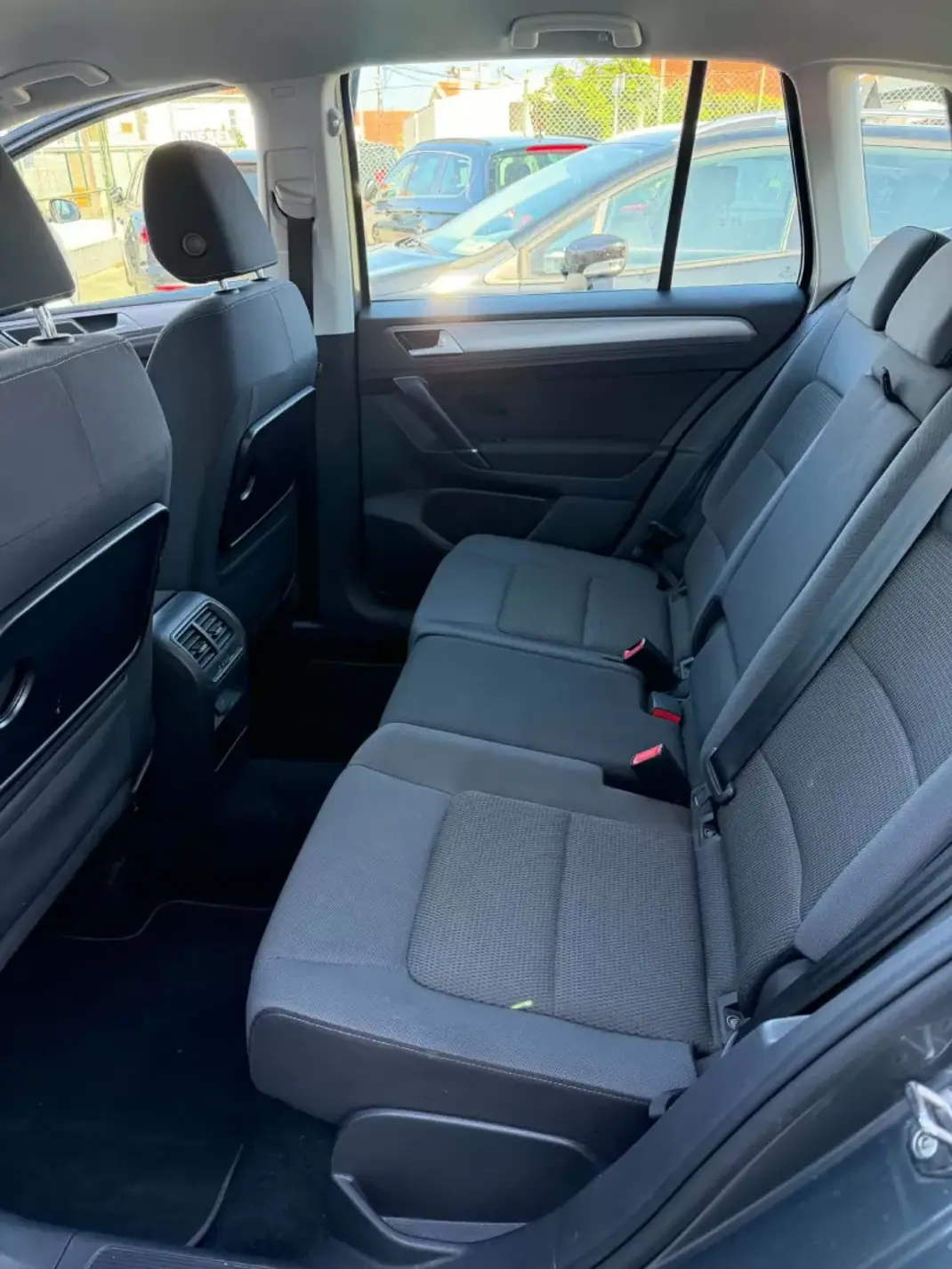 Volkswagen Golf Sportsvan 2016 - 15980 EUR, 95000 km - 95000km - foto 6 de 7