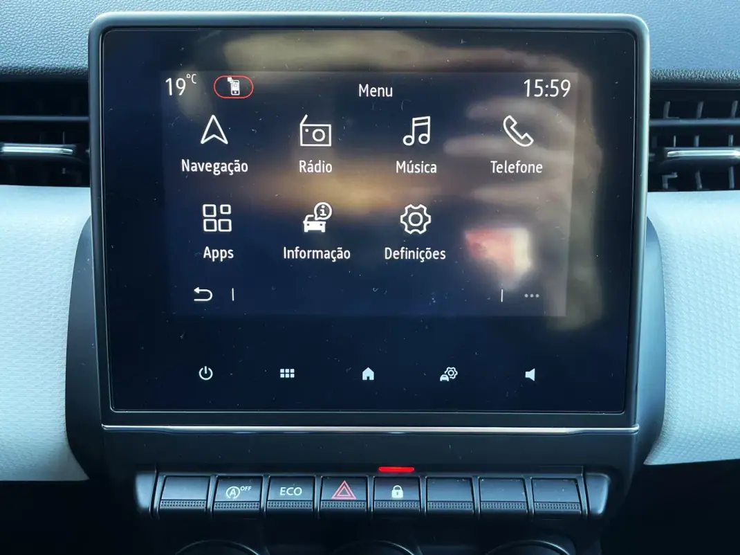 Renault Clio 2021 - 12490 EUR, 129465 km - AUTO.MOTO.pt - 129465km - foto 15 de 22