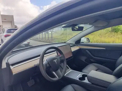 Tesla Model 3 2021 - 26990 EUR, 107700 km - AUTO.MOTO.pt - 107700km - foto 12 de 16