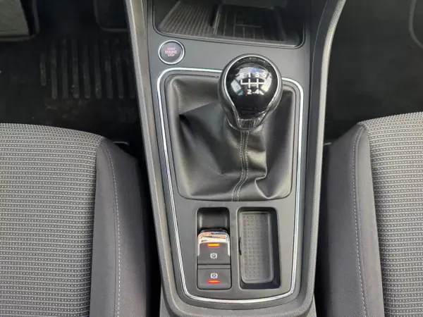 SEAT Leon ST 2020 - 13000 EUR, 124384 km - AUTO.MOTO.pt - 124384km - foto 17 de 24