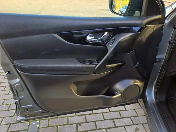 Nissan Qashqai 2014 - 12950 EUR, 150000 km - AUTO.MOTO.pt - 150000km - foto 9 de 25