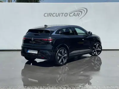 Renault Mégane E-Tech 2023 - 28500 EUR, 48034 km - AUTO.MOTO.pt - 48034km - foto 6 de 8