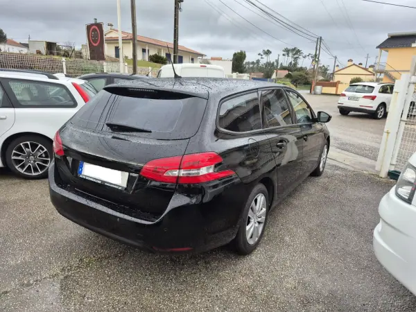 Peugeot 308 SW 2016 - 9500 EUR, 276600 km - AUTO.MOTO.pt - 276600km - foto 4 de 12