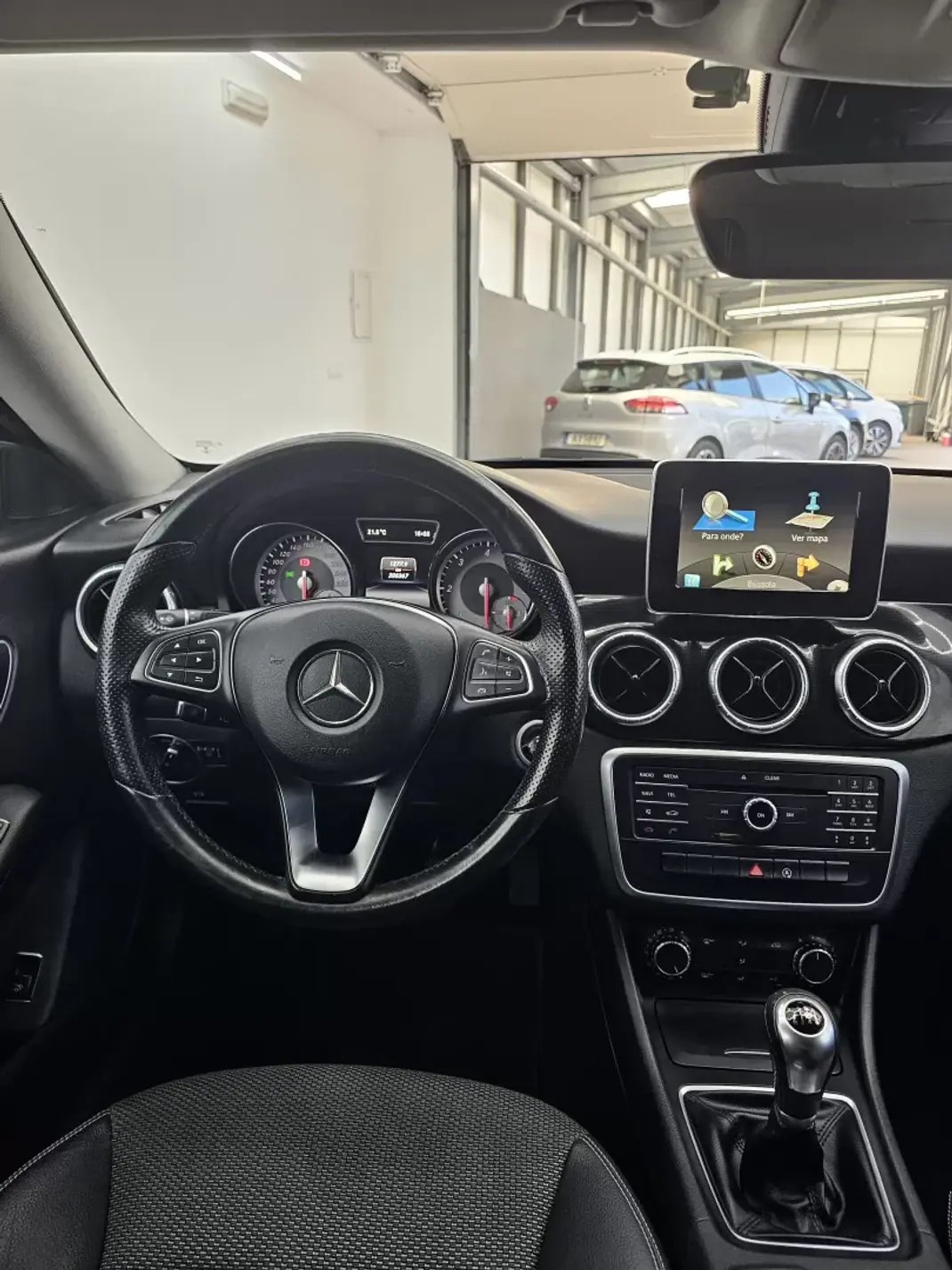 Mercedes-Benz CLA 180 2015 - 14000 EUR, 205367 km - 205367km - foto 46 de 51