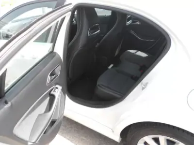 Mercedes-Benz A 180 2014 - 16900 EUR, 118688 km - AUTO.MOTO.pt - 118688km - foto 8 de 14