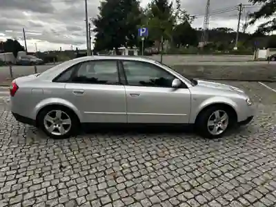 Audi A4 2001 - 3000 EUR, 456000 km - AUTO.MOTO.pt - 456000km - foto 3 de 11