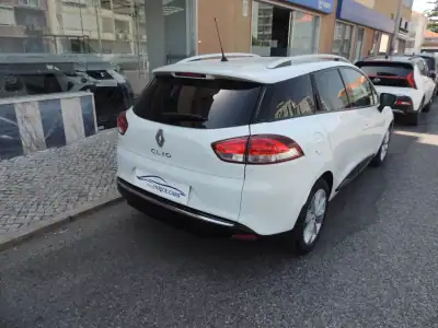 Renault Clio Sport Tourer 2018 - 11950 EUR, 135500 km - AUTO.MOTO.pt - 135500km - foto 4 de 16