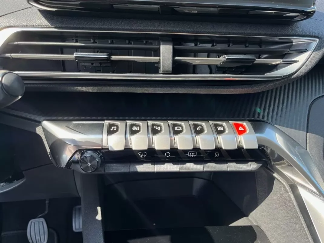 Peugeot 3008 2021 - 20490 EUR, 94000 km - AUTO.MOTO.pt - 94000km - foto 14 de 27