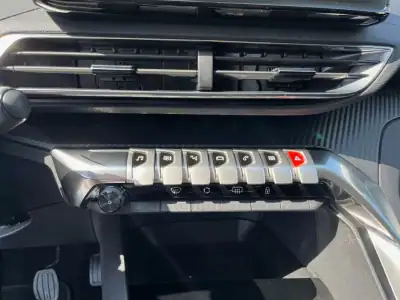 Peugeot 3008 2021 - 20490 EUR, 94000 km - AUTO.MOTO.pt - 94000km - foto 14 de 27