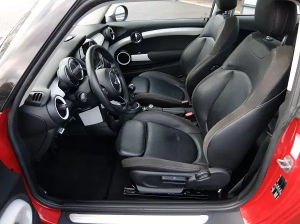 MINI Cooper 2016 - 14990 EUR, 148000 km - AUTO.MOTO.pt - 148000km - foto 8 de 20