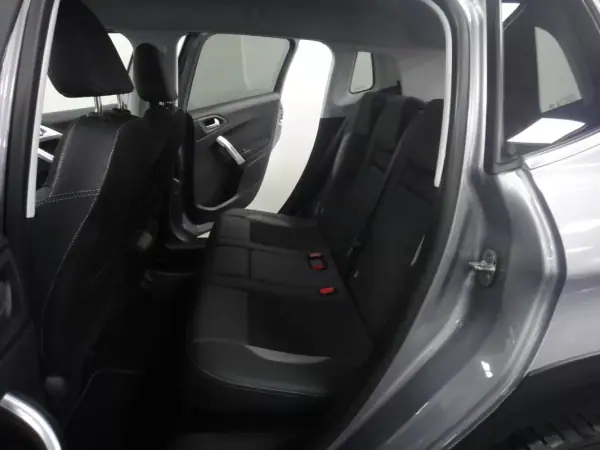 Peugeot 2008 2019 - 10500 EUR, 99000 km - AUTO.MOTO.pt - 99000km - foto 11 de 22