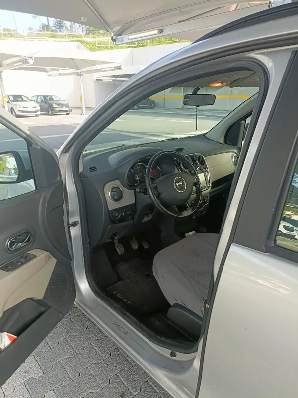Dacia Lodgy 2016 - 10500 EUR, 164009 km - AUTO.MOTO.pt - 164009km - foto 6 de 8
