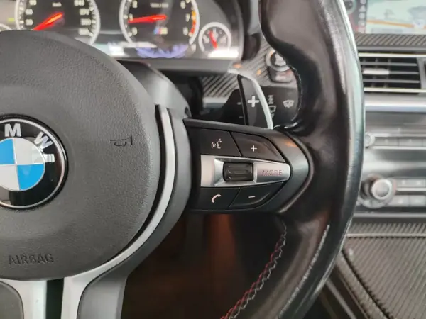 BMW M6 2012 - 63500 EUR, 155000 km - AUTO.MOTO.pt - 155000km - foto 31 de 49