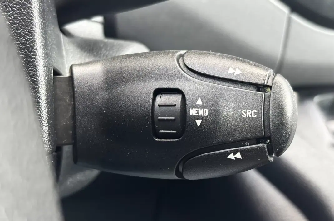 Peugeot Partner 2018 - 14900 EUR, 140000 km - AUTO.MOTO.pt - 140000km - foto 24 de 37