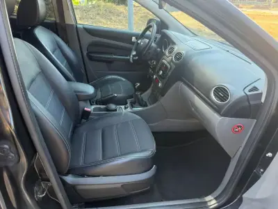 Ford Focus SW 2009 - 5990 EUR, 166000 km - AUTO.MOTO.pt - 166000km - foto 12 de 25