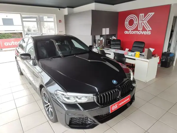 BMW 530e 2022 - 35650 EUR, 99990 km - AUTO.MOTO.pt - 99990km - foto 2 de 37
