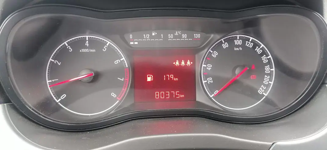 Opel Corsa 2019 - 10900 EUR, 80374 km - AUTO.MOTO.pt - 80374km - foto 9 de 10