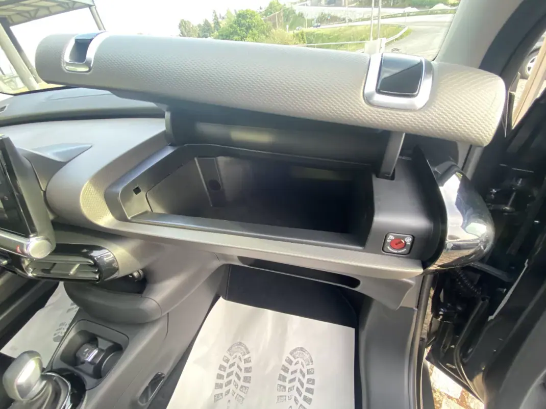 Citroën C4 Cactus 2019 - 18750 EUR, 72912 km - AUTO.MOTO.pt - 72912km - foto 45 de 54