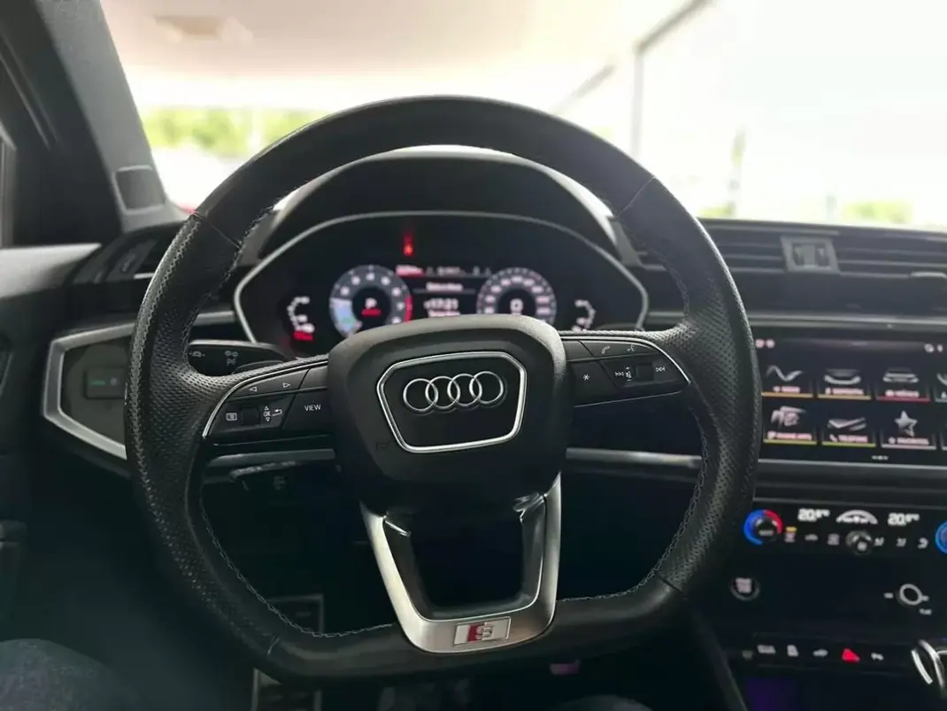 Audi Q3 Sportback 2022 - 29990 EUR, 135295 km - AUTO.MOTO.pt - 135295km - foto 18 de 34
