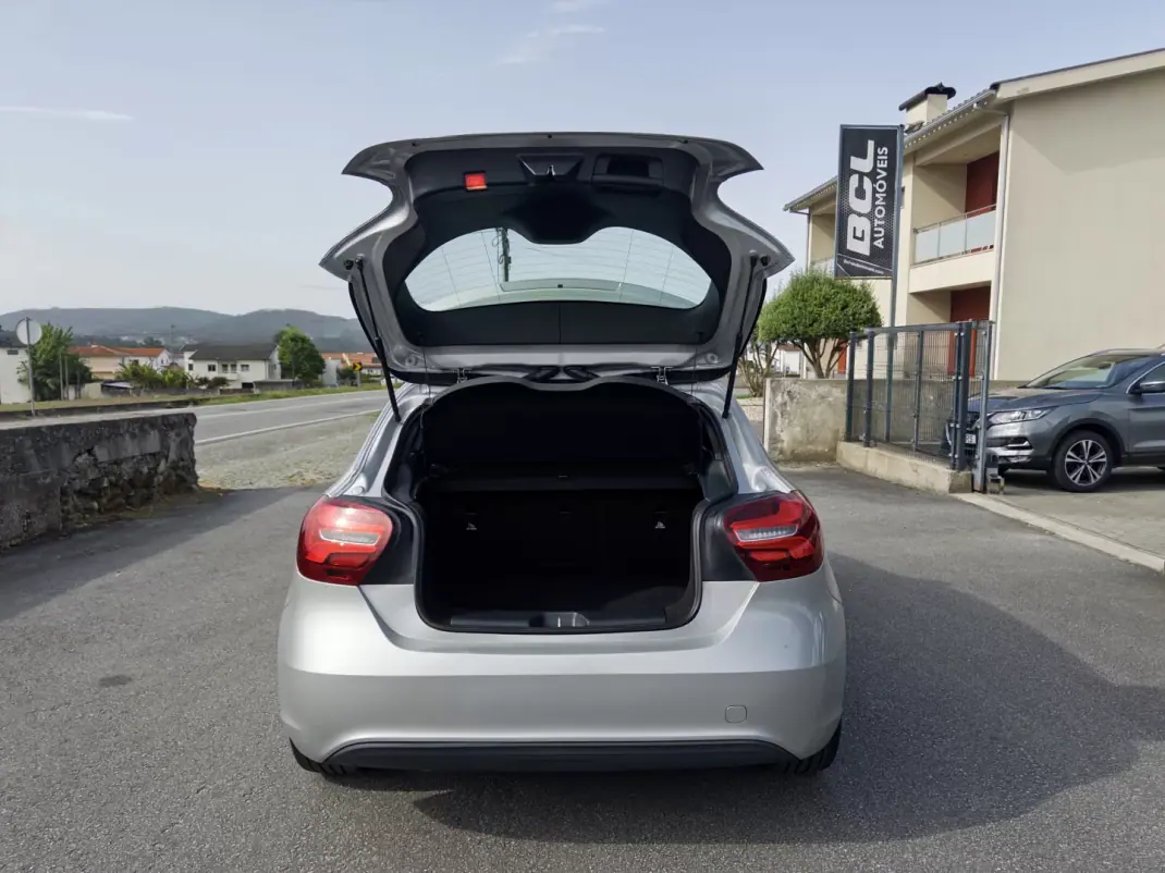 Mercedes-Benz A 180 2017 - 15990 EUR, 155000 km - AUTO.MOTO.pt - 155000km - foto 9 de 34