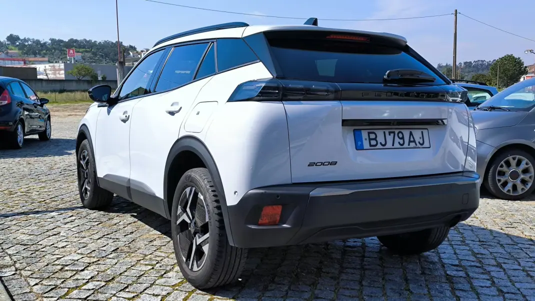 Peugeot 2008 2024 - 19450 EUR, 56688 km - AUTO.MOTO.pt - 56688km - foto 7 de 10