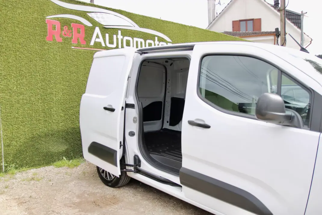 Toyota Proace City 1.5D L1 Comfort IVA DEDUTÍVEL 2022 - 14400 EUR, 159000 km - AUTO.MOTO.pt - 159000km - foto 8 de 26