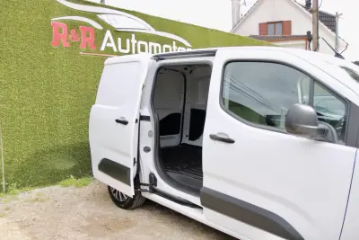 Toyota Proace City 1.5D L1 Comfort IVA DEDUTÍVEL 2022 - 14400 EUR, 159000 km - AUTO.MOTO.pt - 159000km - foto 8 de 26