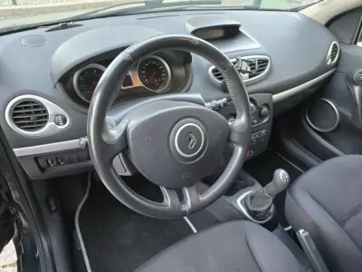Renault Clio Break 2008 - 3999 EUR, 208437 km - AUTO.MOTO.pt - 208437km - foto 11 de 19