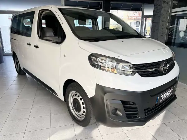 Opel Vivaro-e 2023 — foto 2 de 21