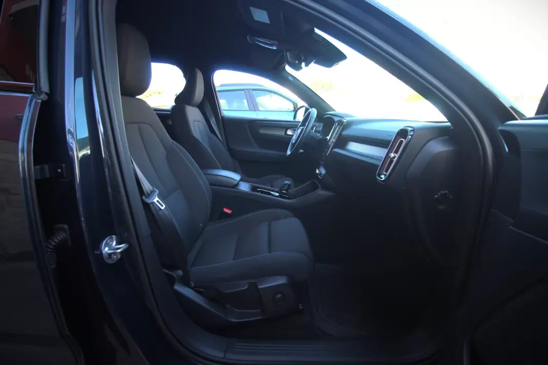 Volvo XC 40 2022 - 26000 EUR, 124000 km - AUTO.MOTO.pt - 124000km - foto 25 de 28