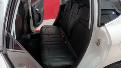 Peugeot 2008 2015 - 11490 EUR, 92490 km - AUTO.MOTO.pt - 92490km - foto 61 de 72