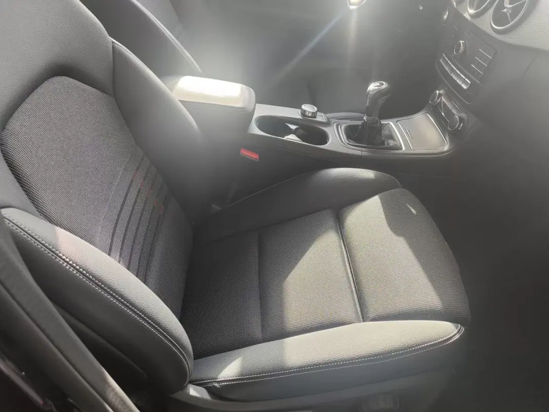Mercedes-Benz B 180 2017 - 17490 EUR, 76000 km - 76000km - foto 8 de 15