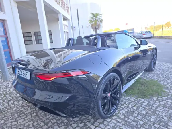 Jaguar F-Type 2022 - 67450 EUR, 11000 km - AUTO.MOTO.pt - 11000km - foto 9 de 19