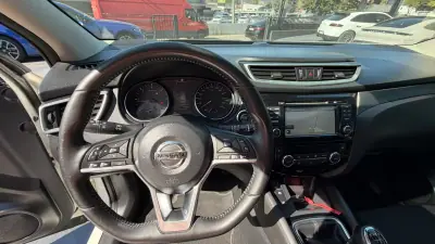 Nissan Qashqai 2018 - 17750 EUR, 140677 km - 140677km - foto 7 de 10