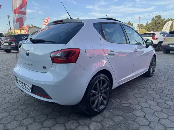 SEAT Ibiza 2014 - 11500 EUR, 93000 km - AUTO.MOTO.pt - 93000km - foto 7 de 41