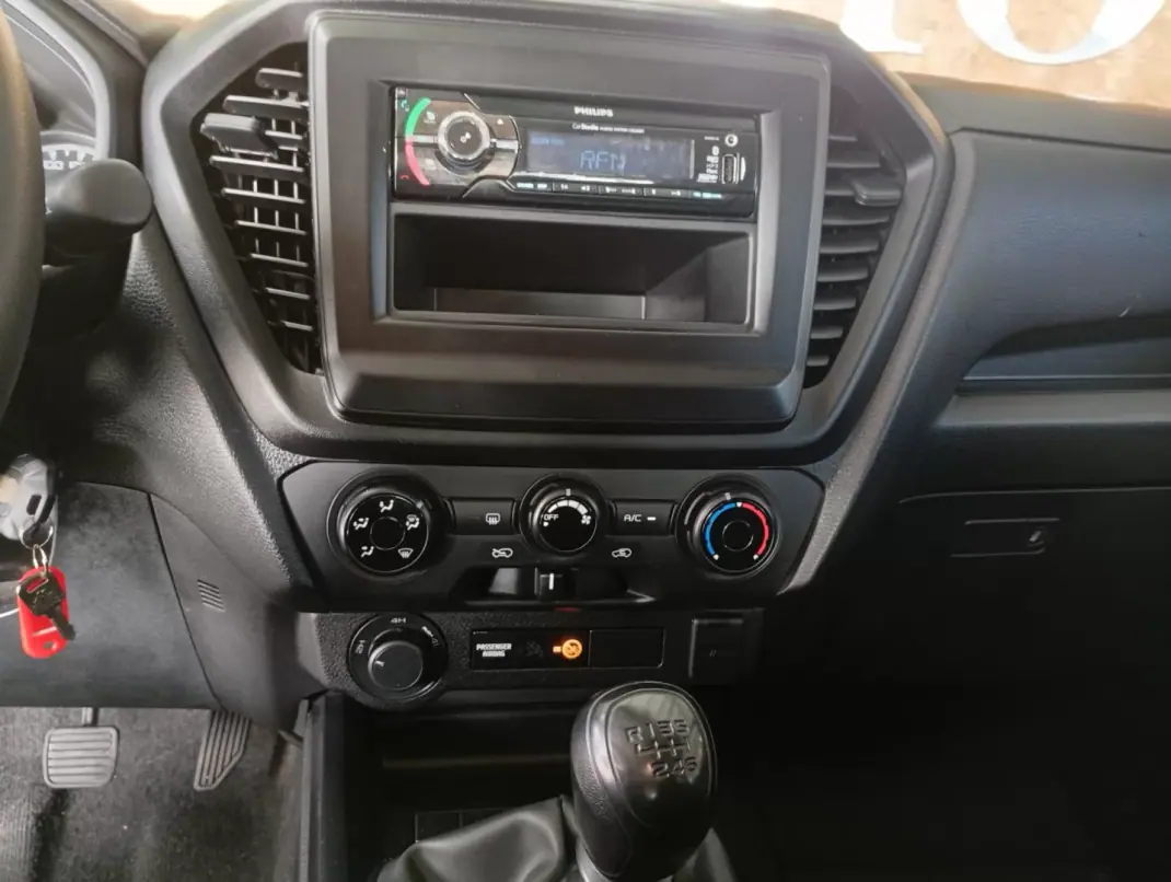 Isuzu D-MAX 2.5 4WD 2022 - 32900 EUR, 57200 km - AUTO.MOTO.pt - 57200km - foto 13 de 15