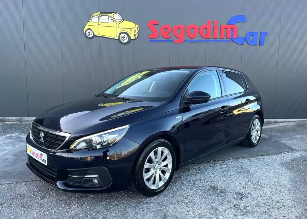 Peugeot 308 2019 - 10900 EUR, 131000 km - AUTO.MOTO.pt - 131000km - foto 1 de 27