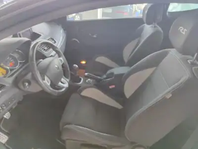 Renault Mégane Coupe 2010 - 18950 EUR, 157000 km - AUTO.MOTO.pt - 157000km - foto 12 de 39