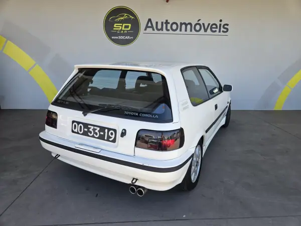 Toyota Corolla 1988 - 8999 EUR, 220000 km - AUTO.MOTO.pt - 220000km - foto 4 de 9