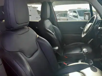 Jeep Renegade 2019 - 15900 EUR, 95000 km - AUTO.MOTO.pt - 95000km - foto 13 de 18