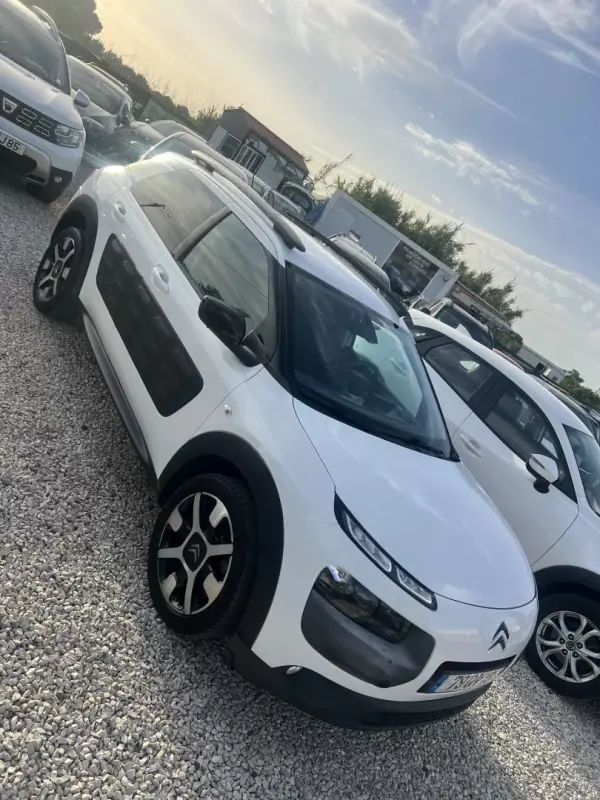 Citroën C4 Cactus 2016 - 9999 EUR, 237000 km - AUTO.MOTO.pt - 237000km - foto 2 de 7