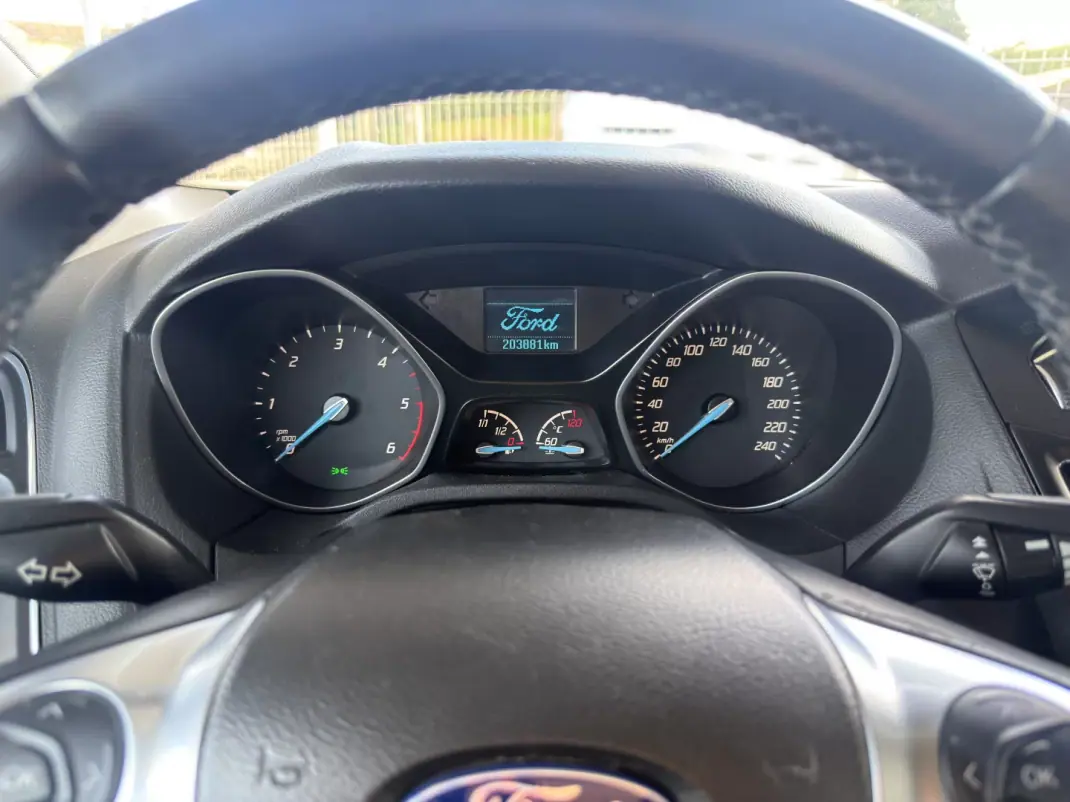 Ford Focus 2012 - 8500 EUR, 203000 km - AUTO.MOTO.pt - 203000km - foto 16 de 16