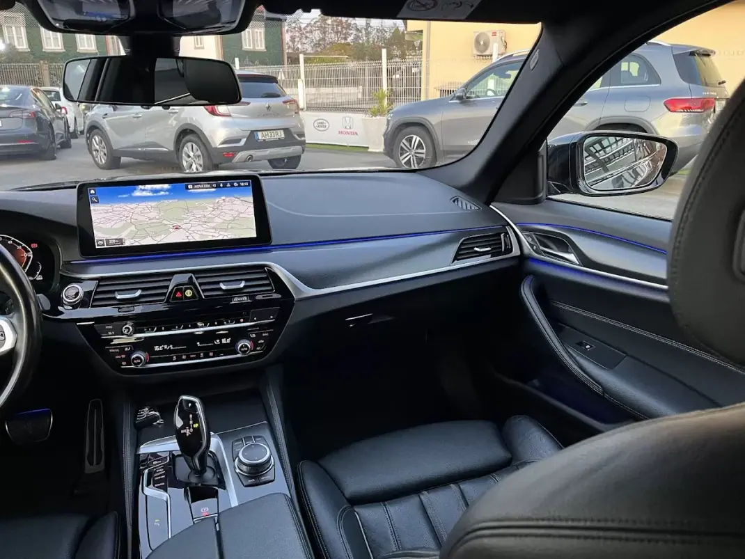 BMW 520 2022 - 33950 EUR, 124000 km - AUTO.MOTO.pt - 124000km - foto 12 de 45