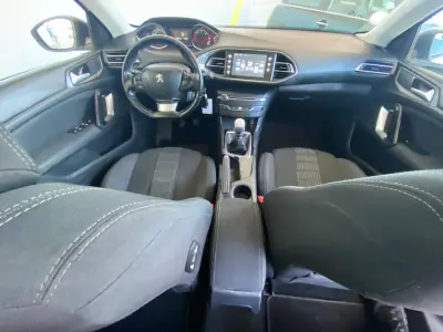 Peugeot 308 SW 2015 - 6990 EUR, 180000 km - 180000km - foto 8 de 8