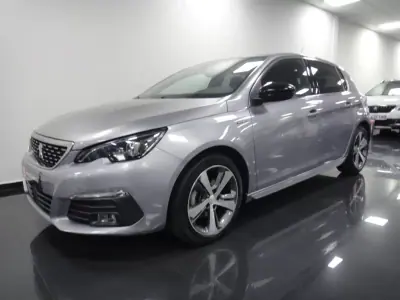 Peugeot 308 2020 - 14990 EUR, 60000 km - AUTO.MOTO.pt - 60000km - foto 1 de 33