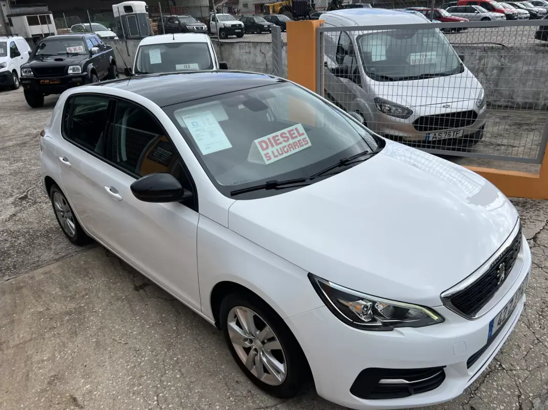 Peugeot 308 2019 - 12750 EUR, 142695 km - AUTO.MOTO.pt - 142695km - foto 8 de 19